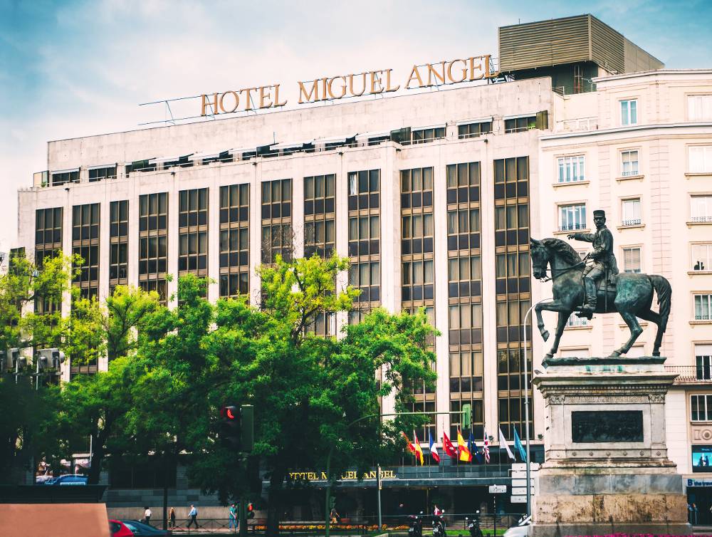 Stoneweg and Lopesan buy the Miguel Ángel hotel for €210M